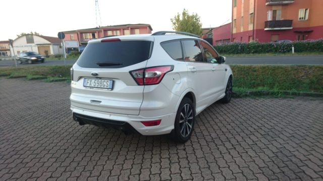 Ford Kuga 1.5 EcoBoost 120 CV S&S 2WD ST-Line - foto 2 di 4