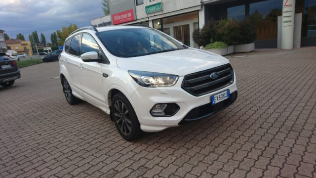 Ford Kuga 1.5 EcoBoost 120 CV S&S 2WD ST-Line - foto 3 di 4