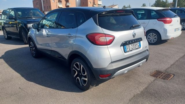Renault Captur dCi 8V 90 CV Start&Stop Energy Intens - foto 2 di 4