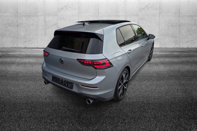 Volkswagen Golf 2.0 TSI DSG GTI - foto 2 di 4