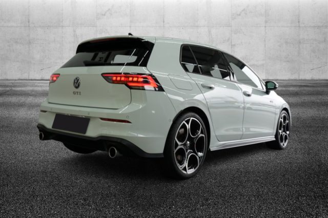 Volkswagen Golf 2.0 TSI DSG GTI - foto 2 di 4
