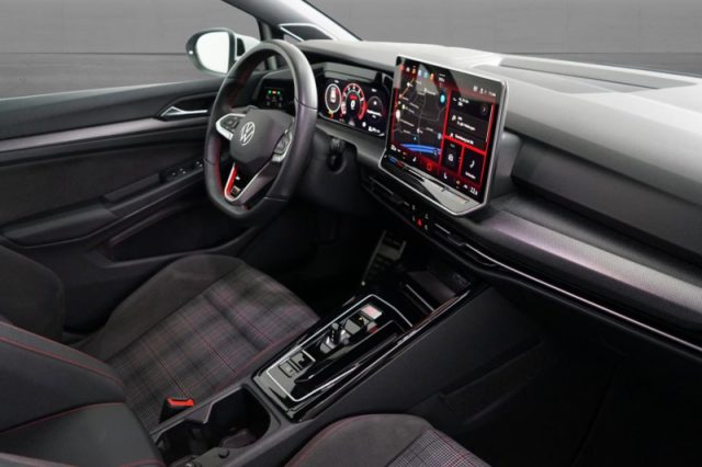 Volkswagen Golf 2.0 TSI DSG GTI - foto 4 di 4