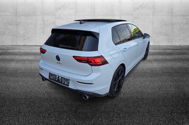 Volkswagen Golf 2.0 TSI DSG GTI - foto 2 di 4
