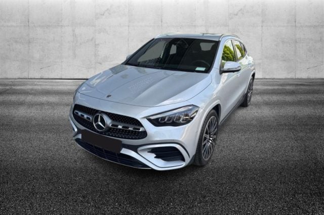 Mercedes-Benz GLA 200 Automatic AMG Line Premium, del 2024, 22.999 km, in vendita a Pieve Di Cento (BO)