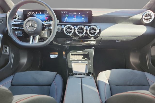 Mercedes-Benz CLA 200 Automatic AMG Line Advanced Plus - foto 4 di 4
