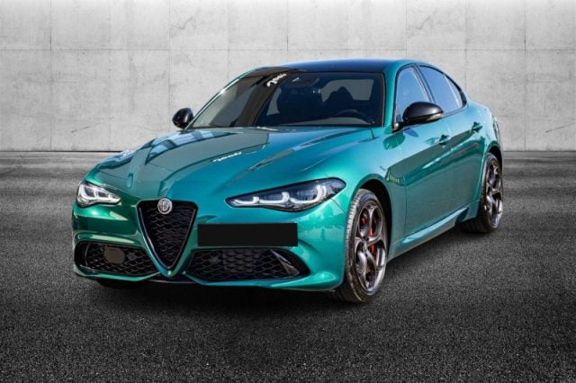 Alfa Romeo Giulia 2.2 Turbodiesel 210 CV AT8 AWD Q4 Tributo Italian, del 2024, 37.999 km, in vendita a Pieve Di Cento (BO)