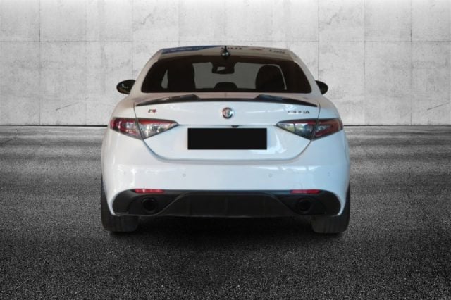 Alfa Romeo Giulia 2.0 Turbo 280 CV AT8 AWD Q4 Tributo Italiano - foto 4 di 4