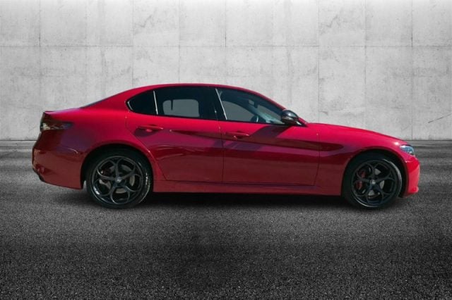 Alfa Romeo Giulia 2.0 Turbo 280 CV AT8 AWD Q4 Tributo Italiano - foto 4 di 4