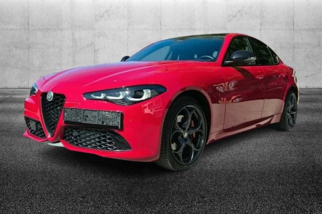 Alfa Romeo Giulia 2.0 Turbo 280 CV AT8 AWD Q4 Tributo Italiano, del 2024, 21.900 km, in vendita a Pieve Di Cento (BO)