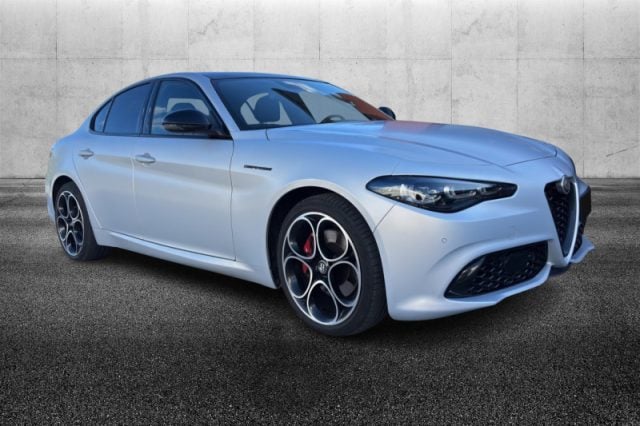 Alfa Romeo Giulia 2.2 Turbodiesel 210 CV AT8 AWD Q4 Competizione, del 2023, 42.600 km, in vendita a Pieve Di Cento (BO)