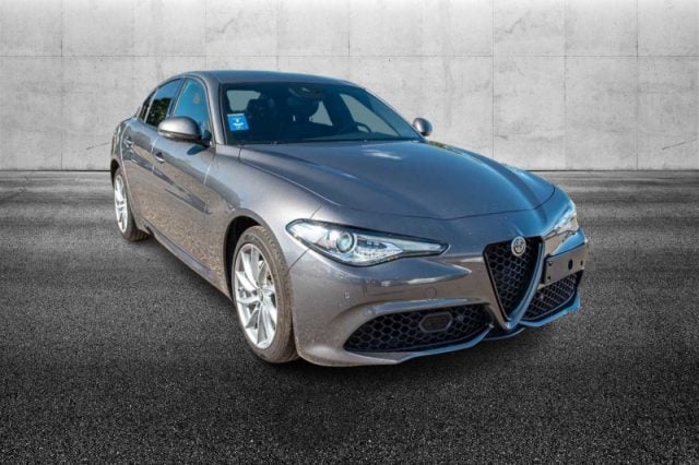 Alfa Romeo Giulia 2.0 Turbo 200 CV AT8 Sprint - foto 2 di 4