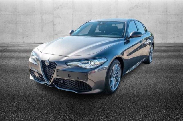 Alfa Romeo Giulia 2.0 Turbo 200 CV AT8 Sprint, del 2022, 66.900 km, in vendita a Pieve Di Cento (BO)