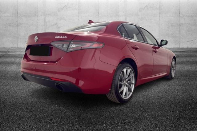 Alfa Romeo Giulia 2.0 Turbo 280 CV AT8 AWD Q4 Ti - foto 2 di 4