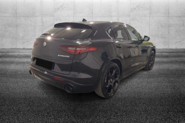 Alfa Romeo Stelvio 2.2 Turbodiesel 210 CV AT8 Q4 Veloce - foto 2 di 4