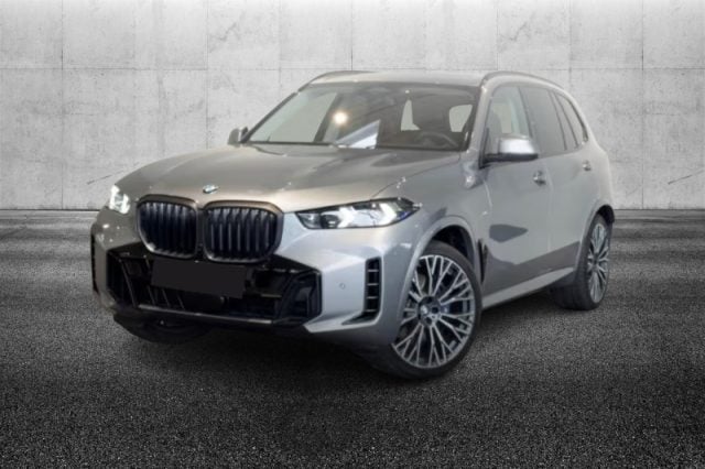 BMW X5 xDrive30d 48V Msport Pro, del 2025, 27.500 km, in vendita a Pieve Di Cento (BO)