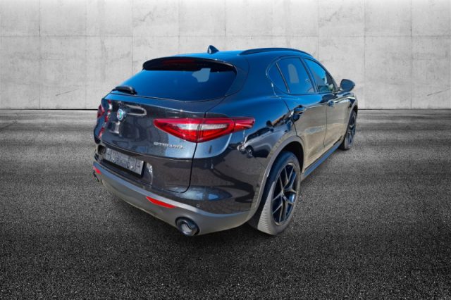 Alfa Romeo Stelvio 2.0 Turbo 280 CV AT8 Q4 B-Tech - foto 3 di 4