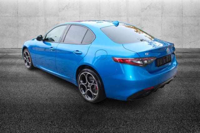 Alfa Romeo Giulia 2.0 Turbo 280 CV AT8 AWD Q4 Competizione - foto 4 di 4