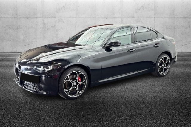 Alfa Romeo Giulia 2.0 Turbo 280 CV AT8 AWD Q4 Competizione, del 2023, 9.700 km, in vendita a Pieve Di Cento (BO)