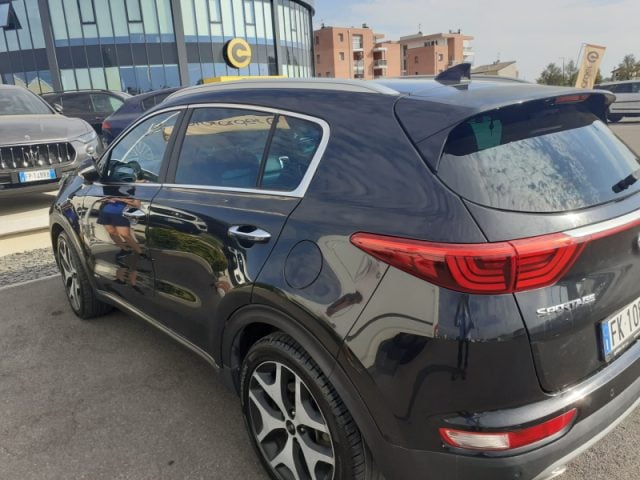 Kia Sportage 2.0 CRDI AWD GT Line - foto 2 di 4