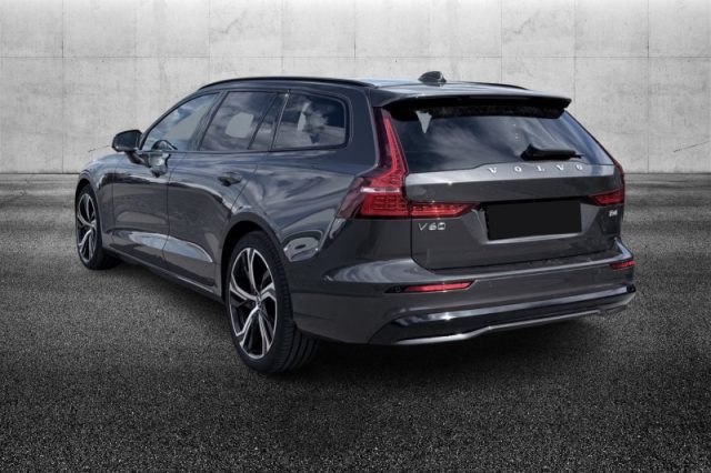 Volvo V60 B4 (d) automatico Plus Dark - foto 3 di 4