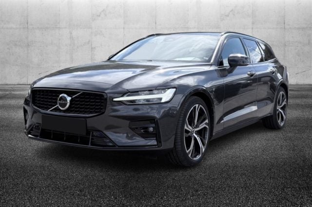 Volvo V60 B4 (d) automatico Plus Dark, del 2022, 52.600 km, in vendita a Pieve Di Cento (BO)