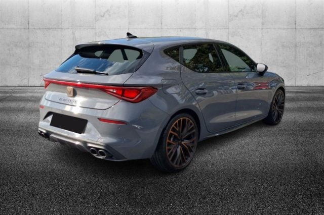 CUPRA Leon 2.0 TSI 300 CV DSG VZ - foto 2 di 4