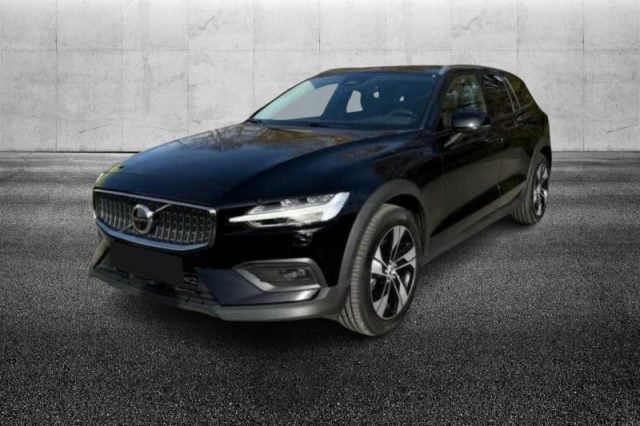 Volvo V60 Cross Country B4 (d) AWD automatico Ultimate, del 2022, 65.999 km, in vendita a Pieve Di Cento (BO)