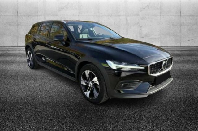 Volvo V60 Cross Country B4 (d) AWD automatico Ultimate - foto 2 di 4