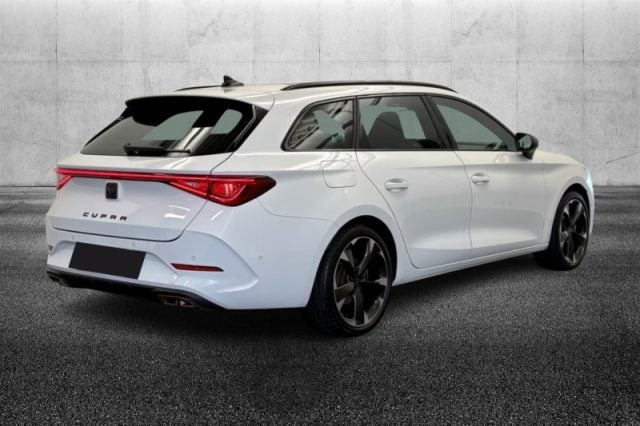 CUPRA Leon Sportstourer 1.4 e-HYBRID 204 CV DSG - foto 2 di 4