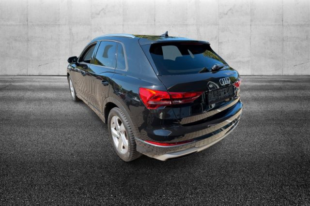 Audi Q3 35 TDI quattro S tronic - foto 2 di 4