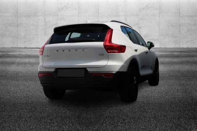 Volvo XC40 D3 Geartronic Momentum Core - foto 2 di 4