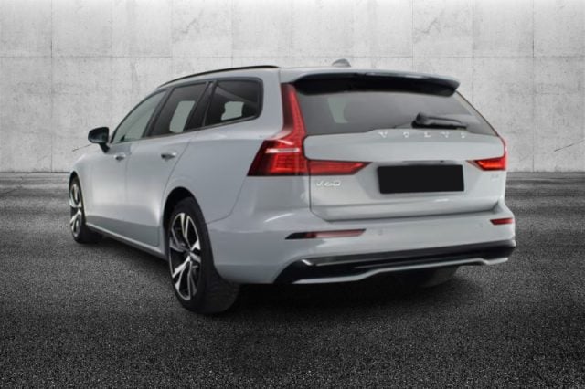 Volvo V60 B4 (d) automatico Plus Dark - foto 4 di 4