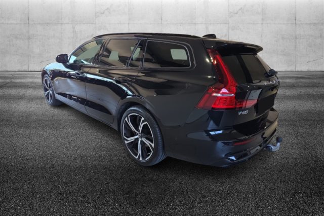 Volvo V60 B4 automatico Plus Dark - foto 4 di 4