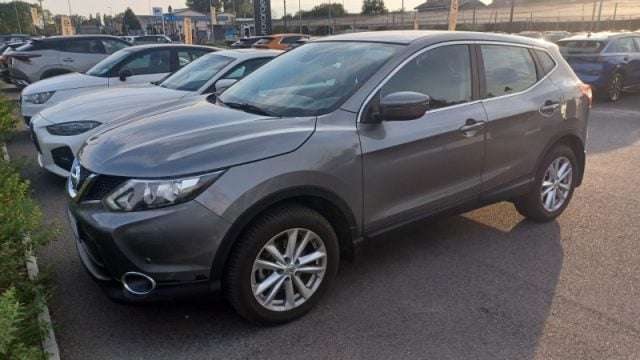 Nissan Qashqai 1.5 dCi Acenta, del 2015, 220.000 km, in vendita a Pieve Di Cento (BO)