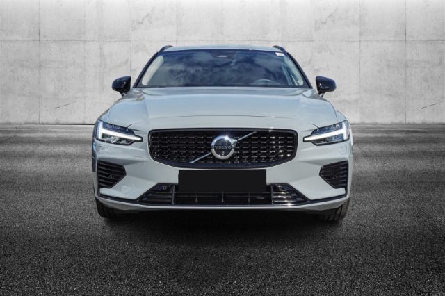 Volvo V60 T8 Plug-in Hybrid AWD automatico Plus Dark - foto 4 di 4