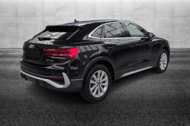 Audi Q3 SPB 35 TFSI S tronic S line edition - foto 3 di 4