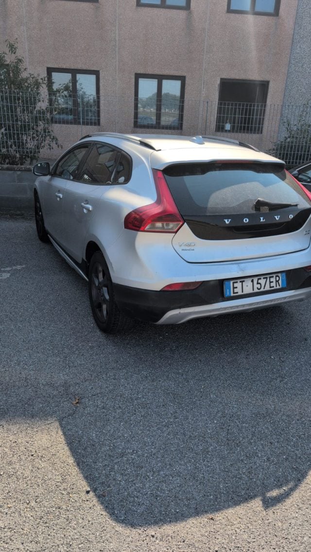 Volvo V40 Cross Country D2 1.6 Kinetic, del 2013, 415.000 km, in vendita a Pieve Di Cento (BO)