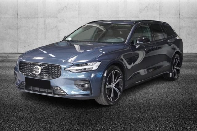 Volvo V60 B4 (d) automatico Plus Dark, del 2023, 35.999 km, in vendita a Pieve Di Cento (BO)
