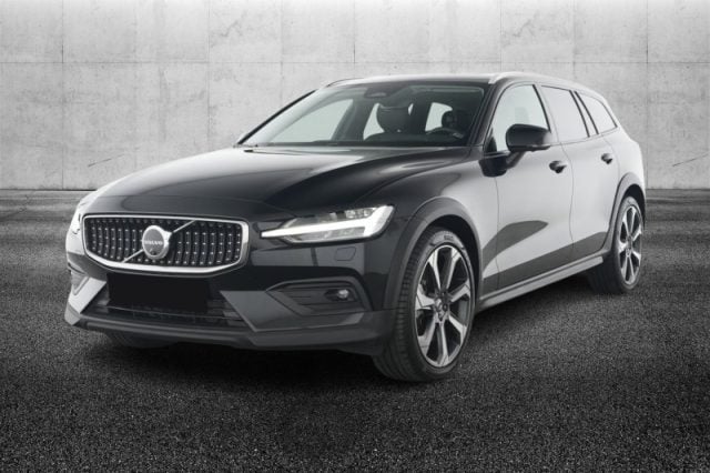 Volvo V60 Cross Country B5 AWD automatico Ultimate, del 2024, 37.700 km, in vendita a Pieve Di Cento (BO)