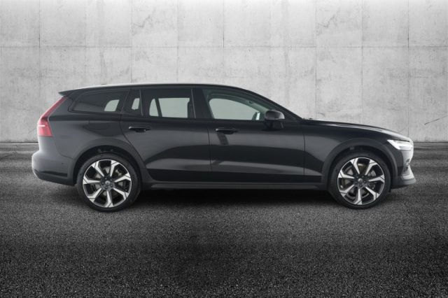 Volvo V60 Cross Country B5 AWD automatico Ultimate - foto 4 di 4