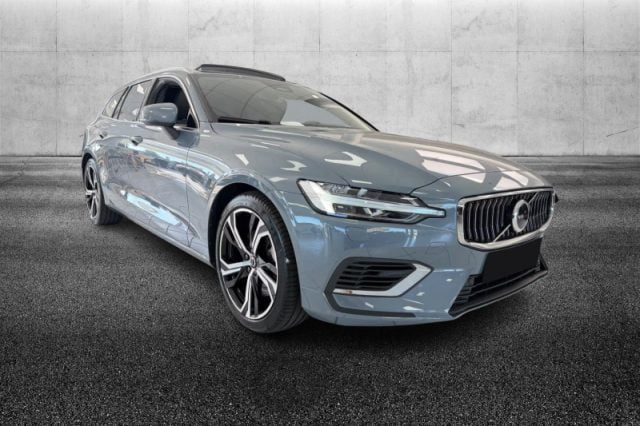 Volvo V60 T8 Recharge AWD Plug-in Hybrid aut. Ultimate Brig - foto 2 di 4
