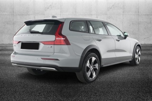 Volvo V60 Cross Country B4 (d) AWD automatico Plus - foto 2 di 4