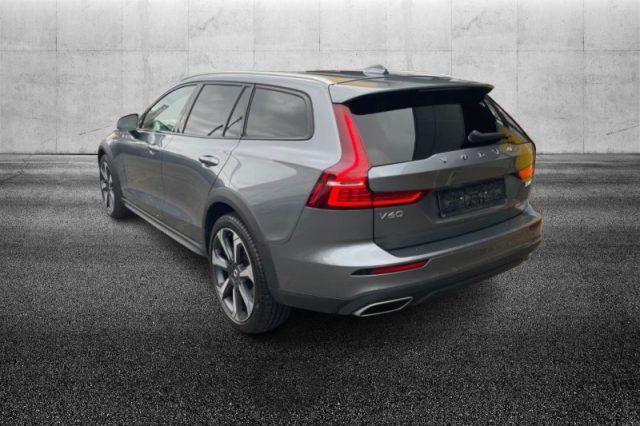 Volvo V60 Cross Country B4 (d) AWD Geartronic Business Pro - foto 4 di 4