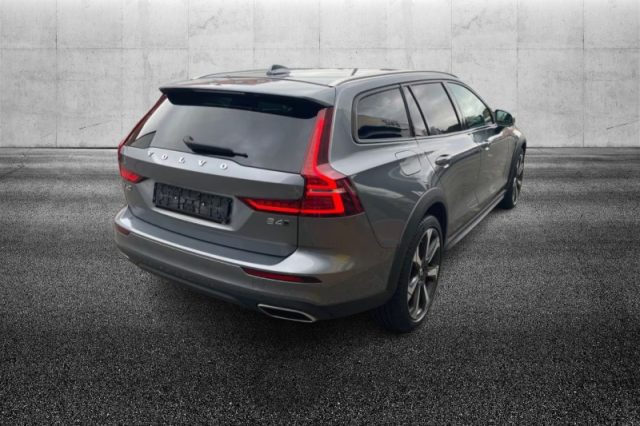 Volvo V60 Cross Country B4 (d) AWD Geartronic Business Pro - foto 3 di 4