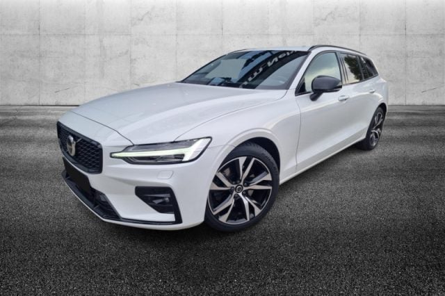 Volvo V60 B4 (d) automatico Plus Dark, del 2022, 34.999 km, in vendita a Pieve Di Cento (BO)