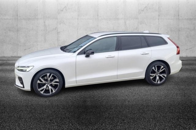 Volvo V60 B4 (d) automatico Plus Dark - foto 3 di 4