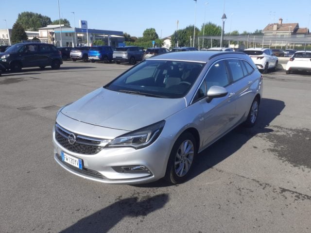 Opel Astra 1.6 CDTi 136CV aut. Sports Tourer Business, del 2019, 138.000 km, in vendita a Pieve Di Cento (BO)