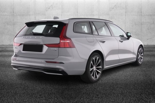 Volvo V60 T8 Plug-in Hybrid AWD automatico Plus Dark - foto 2 di 4