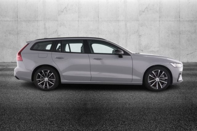 Volvo V60 T8 Plug-in Hybrid AWD automatico Plus Dark - foto 4 di 4