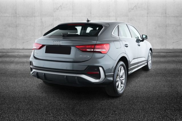 Audi Q3 SPB 35 TFSI S tronic S line edition - foto 3 di 4
